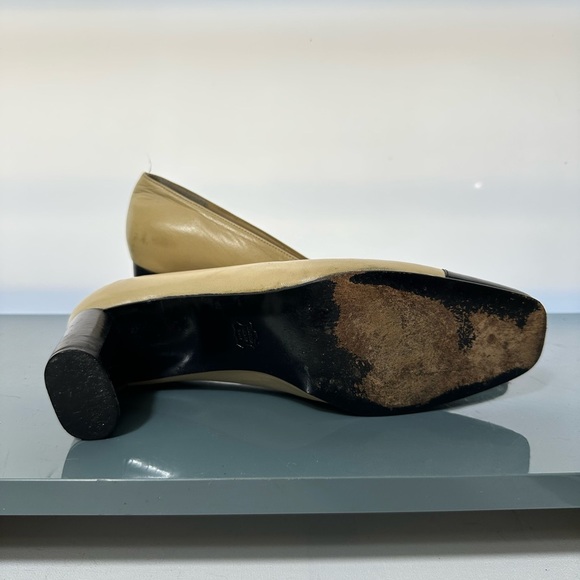 Tan and Black Flats with Square Toe and Elegant Design - Picture 5 of 6